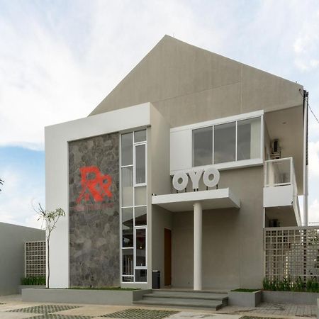 Oyo 367 Ridha Residence Bandung Buitenkant foto