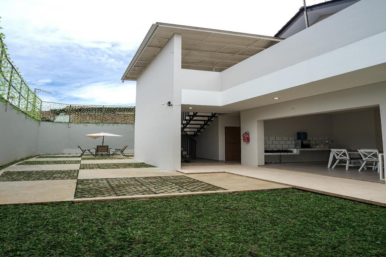 Oyo 367 Ridha Residence Bandung Buitenkant foto