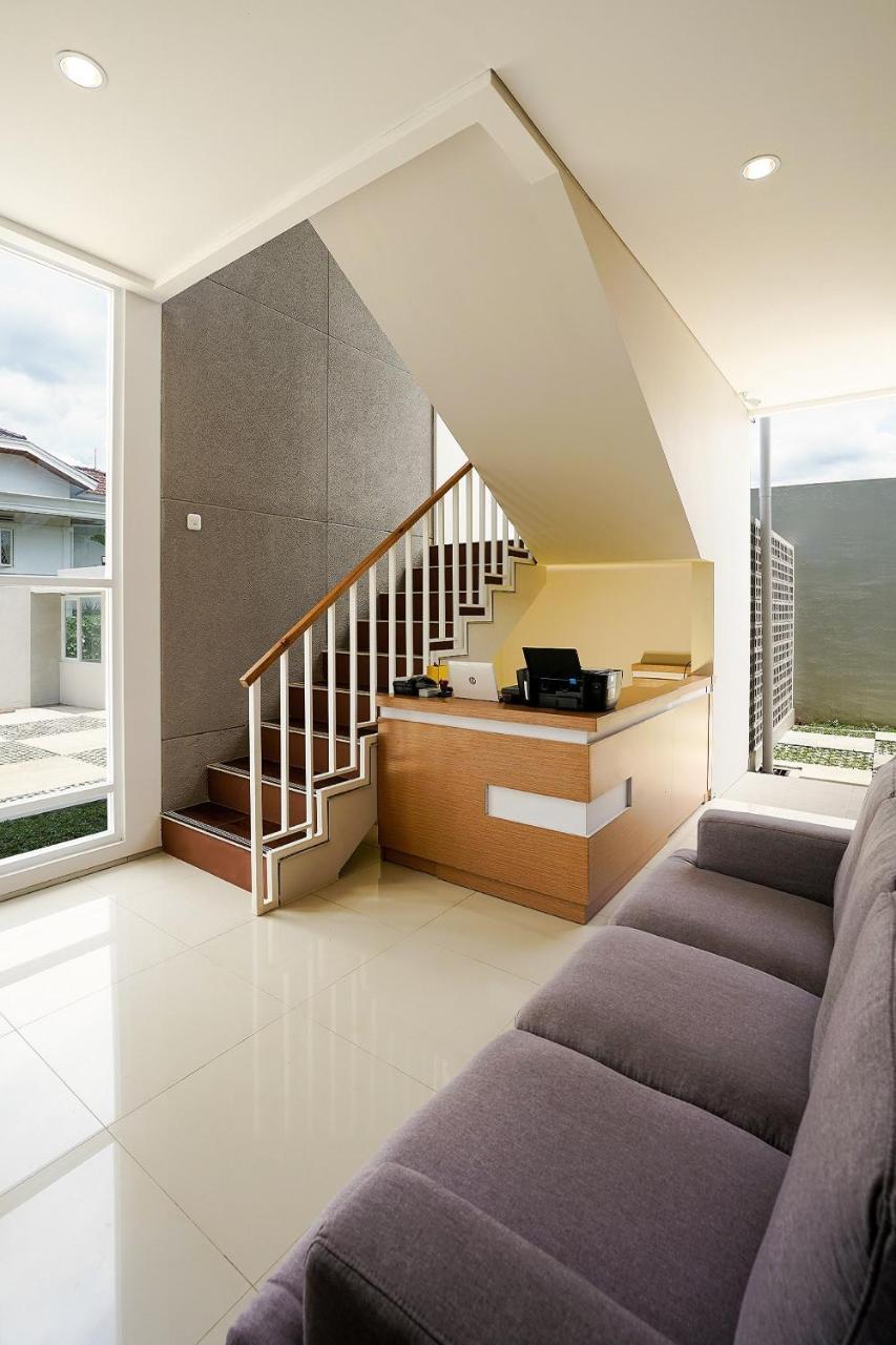 Oyo 367 Ridha Residence Bandung Buitenkant foto